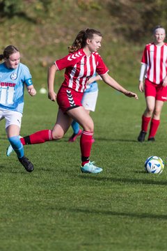 Bild 298 - wBJ TuS Tensfeld - SV Fortuna St. Juergen